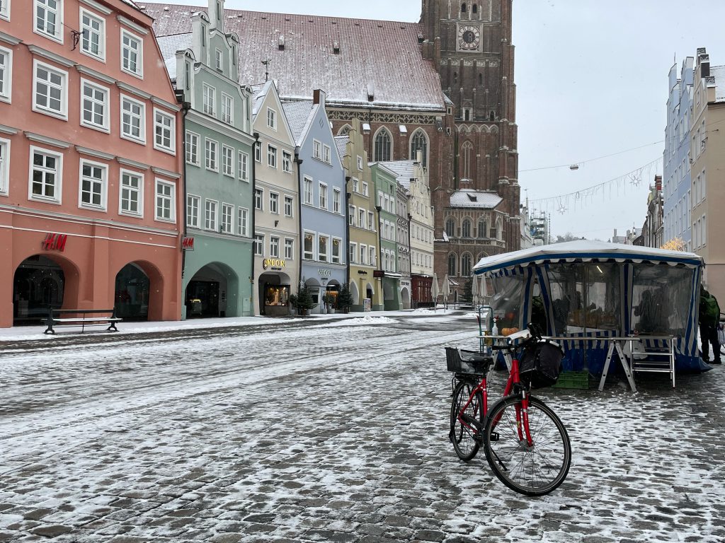 Landshuter Altstadt im Winter mit Schnee
