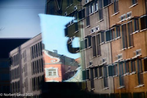 im Fenster am Maxwehr