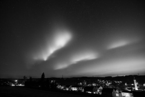 Himmelleuchten schwarz weiss