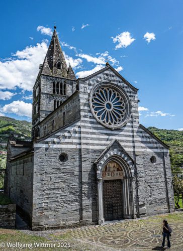 WW 005 Ausschnitt-aus-dem-Gesamtbild Italien Basilica-dei-Fieschi