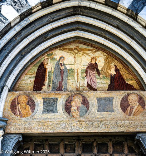 WW 006 Ausschnitt-aus-dem-Gesamtbild Eingangsportal Torbogenfresko-mit-Papst-Innozenz4-und-Papst-Hadrian5